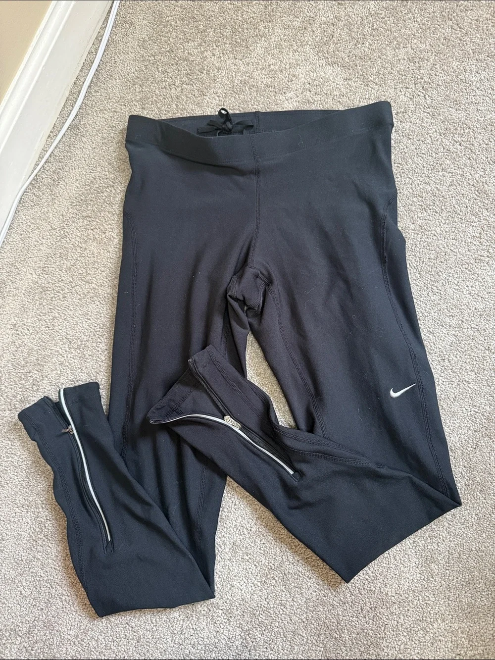 Nike running logo 010